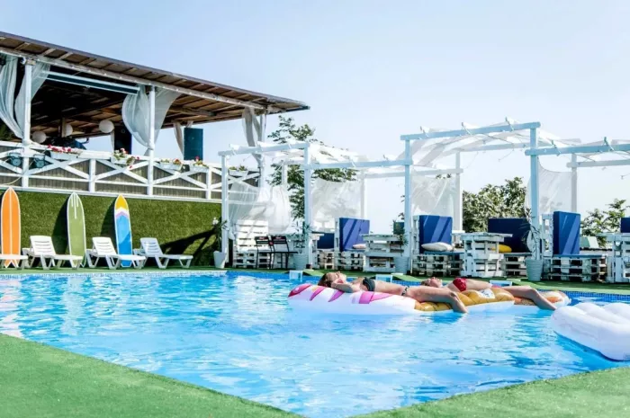 Комплекс отдыха "Sochifornia beach".