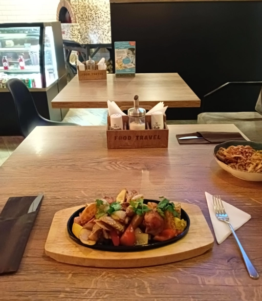 Кафе "Food Travel".