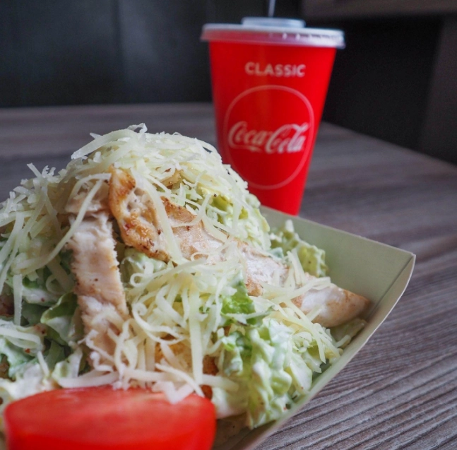 Кафе "Habibi Fastfood".