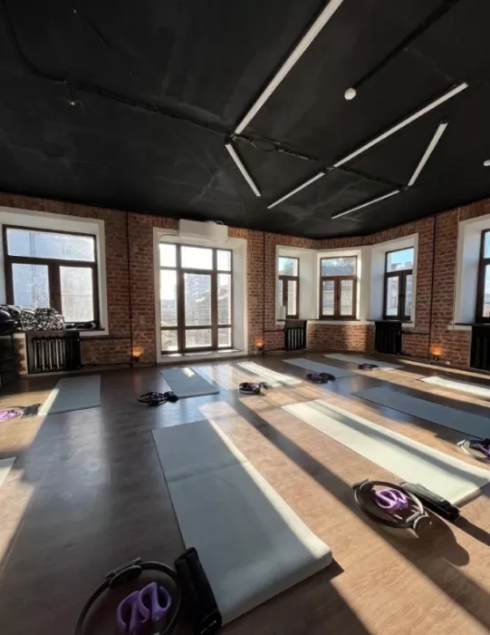 Фитнес-клуб "A.M. pilates studio".