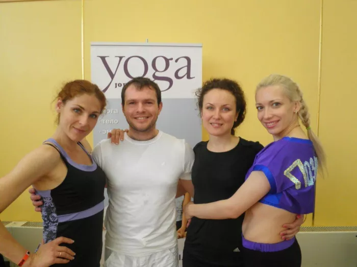 Фитнес-студия"Hollywood".