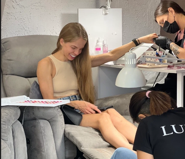 Студия маникюра "Unica beauty bar".