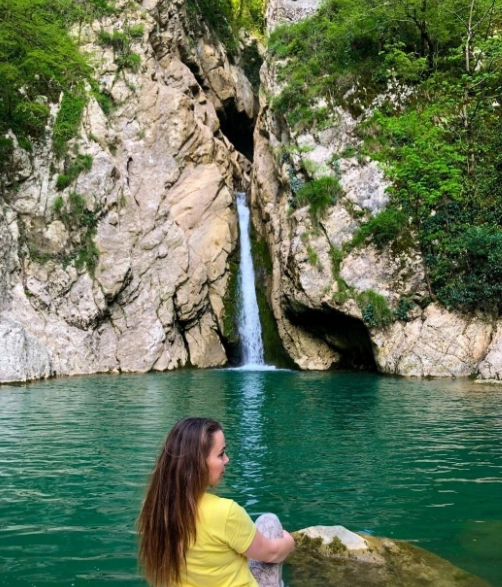 Средний Агурский водопад