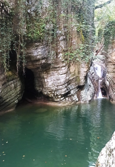 Средний Агурский водопад