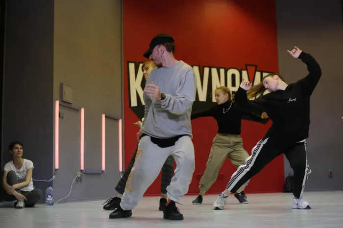 Школа танцев "Knowname"