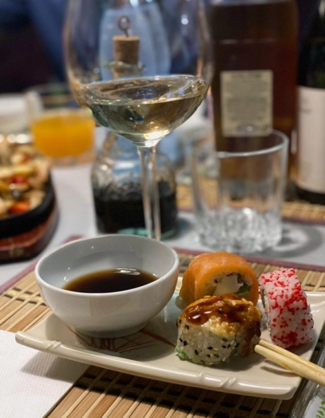 Кафе "Sushi 100".