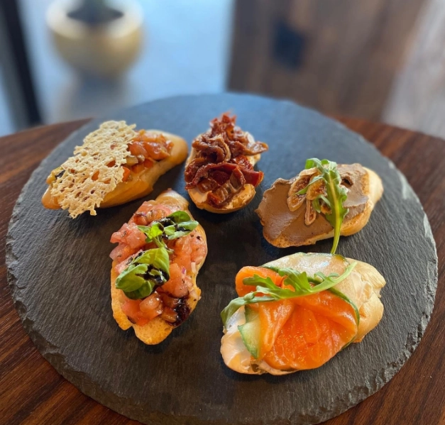 Кафе "Sushi 100".
