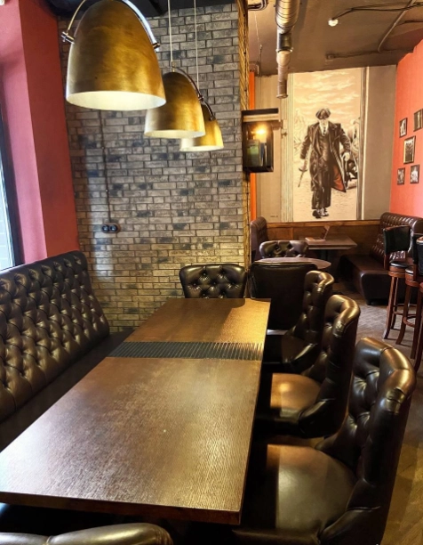 Бар "Blinders Bar".