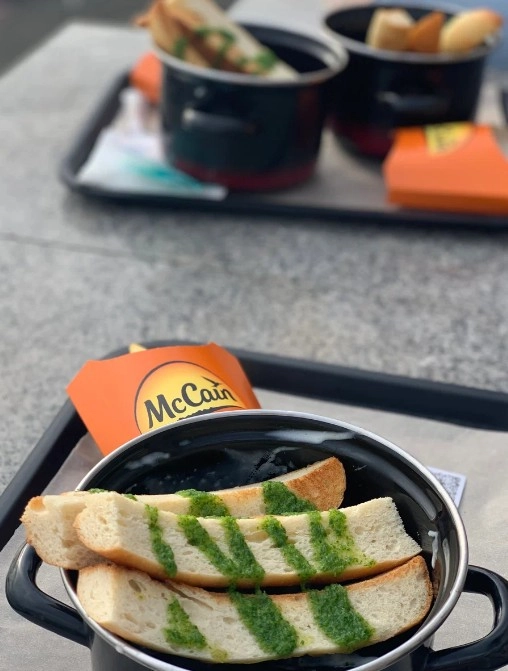 Кафе "Мидийное место".