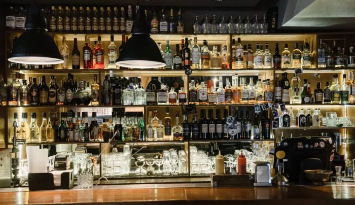 Кафе-бар "Tin Woodman Bar".