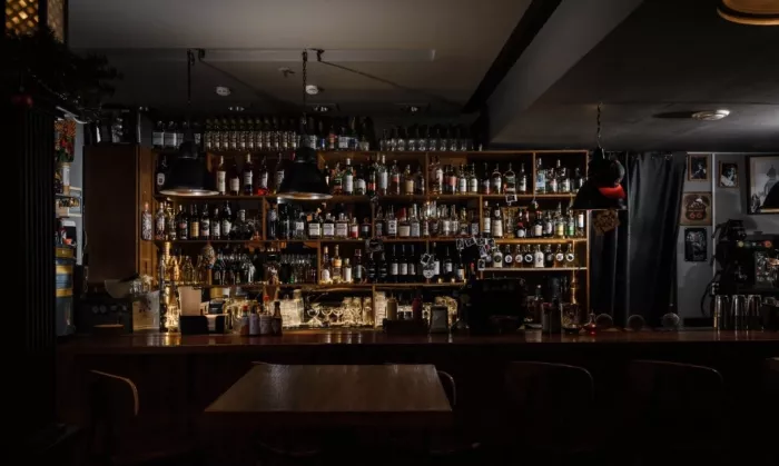 Кафе-бар "Tin Woodman Bar".