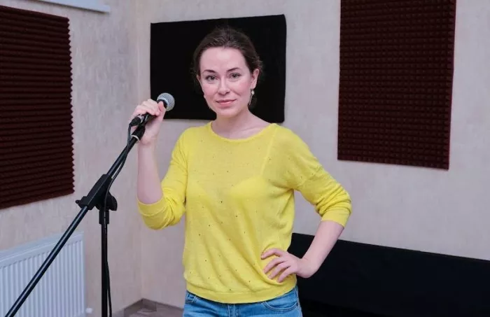 "Уроки вокала и фортепиано".