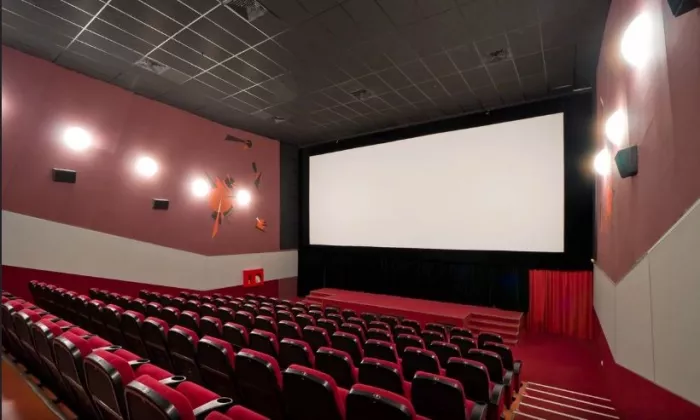 Кинотеатр "Чарли" в  ТЦ "Вавилон".