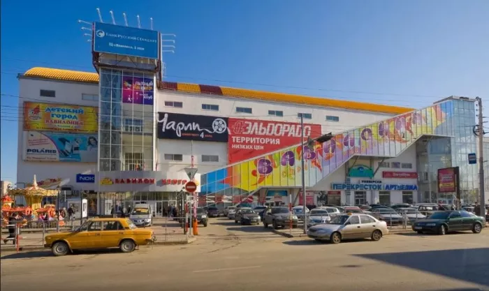 Кинотеатр "Чарли" в  ТЦ "Вавилон".