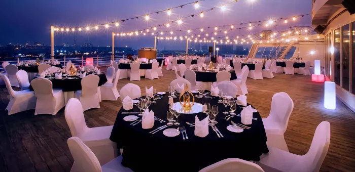 Отель "Queen Elizabeth 2 Hotel" 4*.