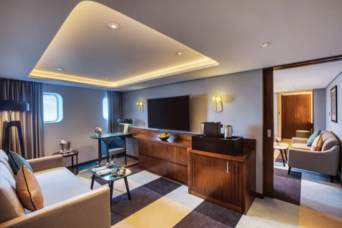 Отель "Queen Elizabeth 2 Hotel" 4*.