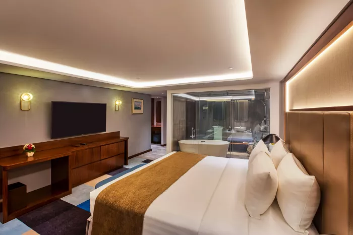 Отель "Queen Elizabeth 2 Hotel" 4*.