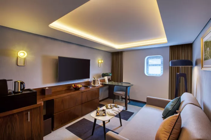 Отель "Queen Elizabeth 2 Hotel" 4*.