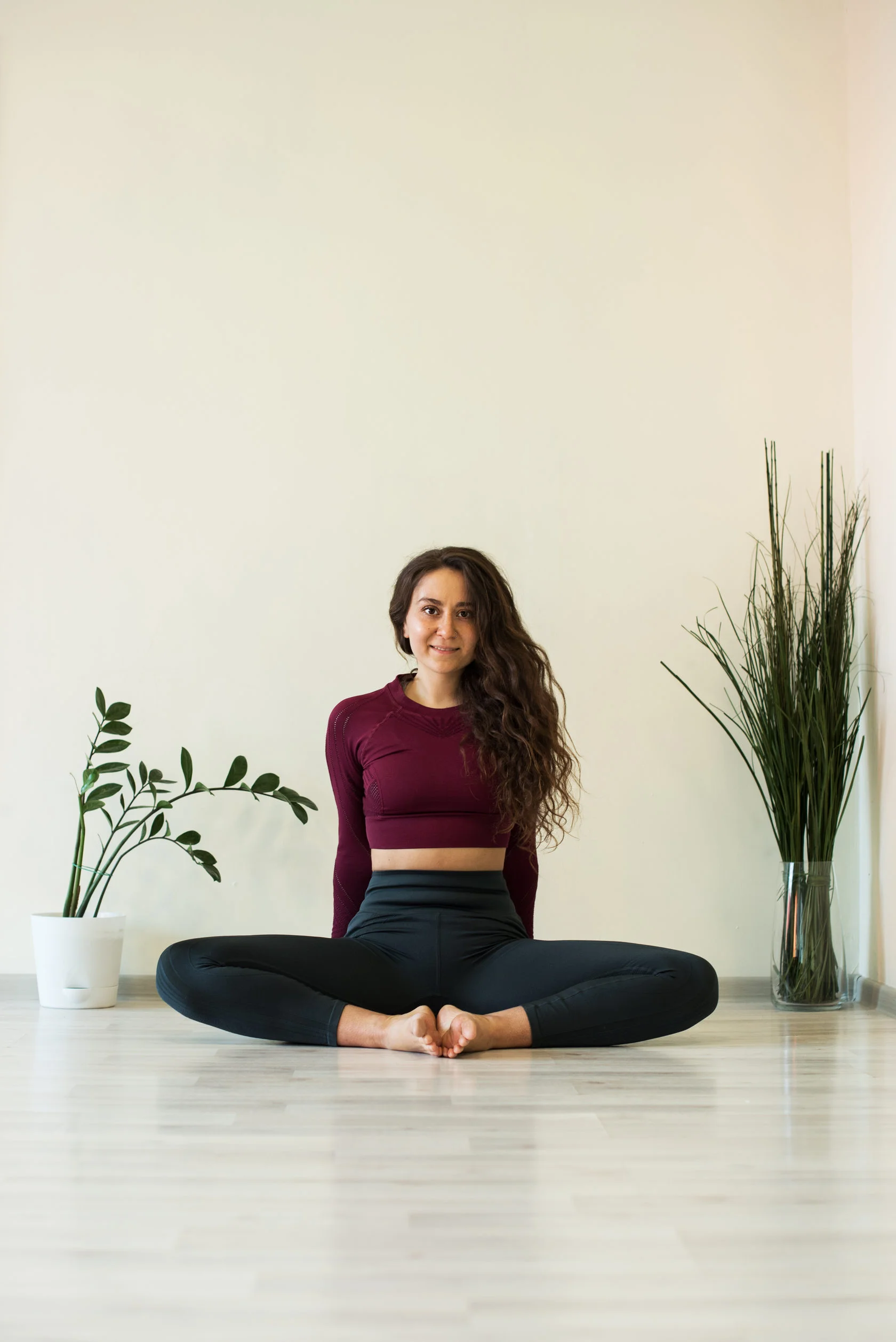 Фитнес-клуб "YogiRoom".