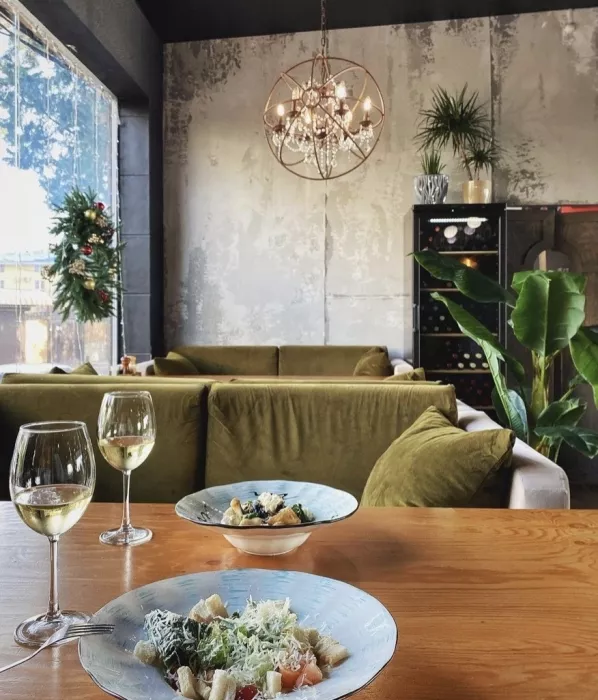 Рестобар "Bread & Wine"