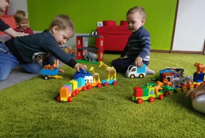 Детский центр и семейные классы "Ischool".