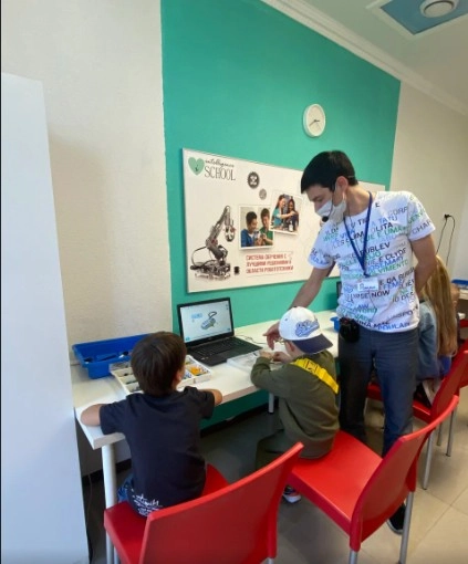 Детский центр и семейные классы "Ischool".