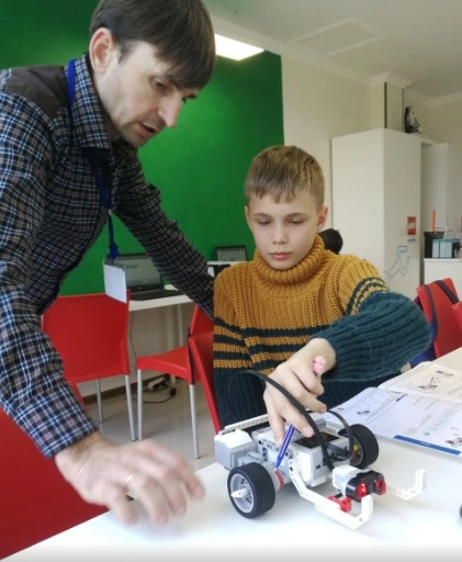 Детский центр и семейные классы "Ischool".