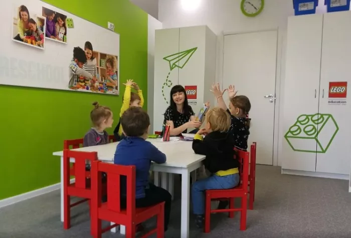Детский центр и семейные классы "Ischool".