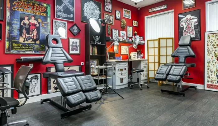 Тату-салон "Tattoo&piercing studio Raccoon".