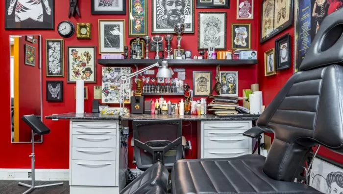 Тату-салон "Tattoo&piercing studio Raccoon".