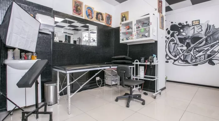 Тату-салон "Tattoo&piercing studio Raccoon".
