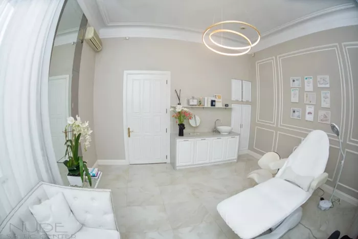 Косметологическая клиника "Nude Estetic Center".
