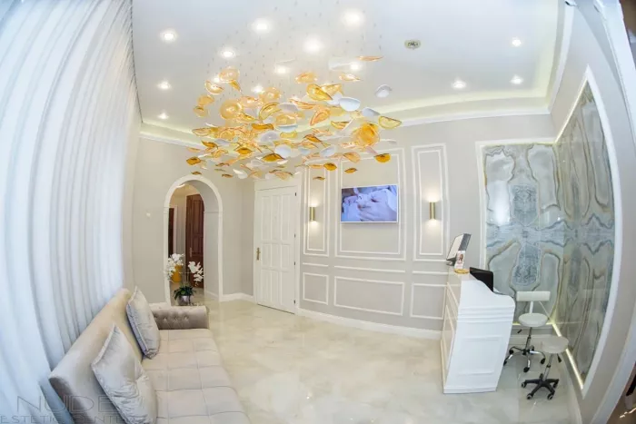 Косметологическая клиника "Nude Estetic Center".