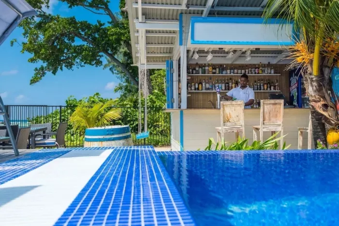 Отель "Le Nautique Luxury Waterfront Hotel"
