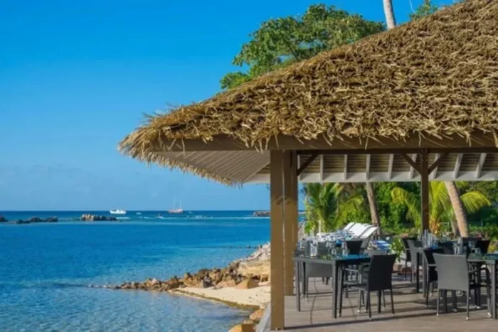Отель "Le Nautique Luxury Waterfront Hotel"