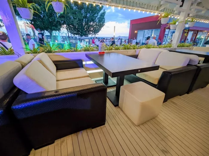 Ресторан "Lounge Beach".