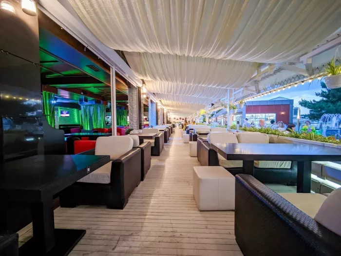 Ресторан "Lounge Beach".