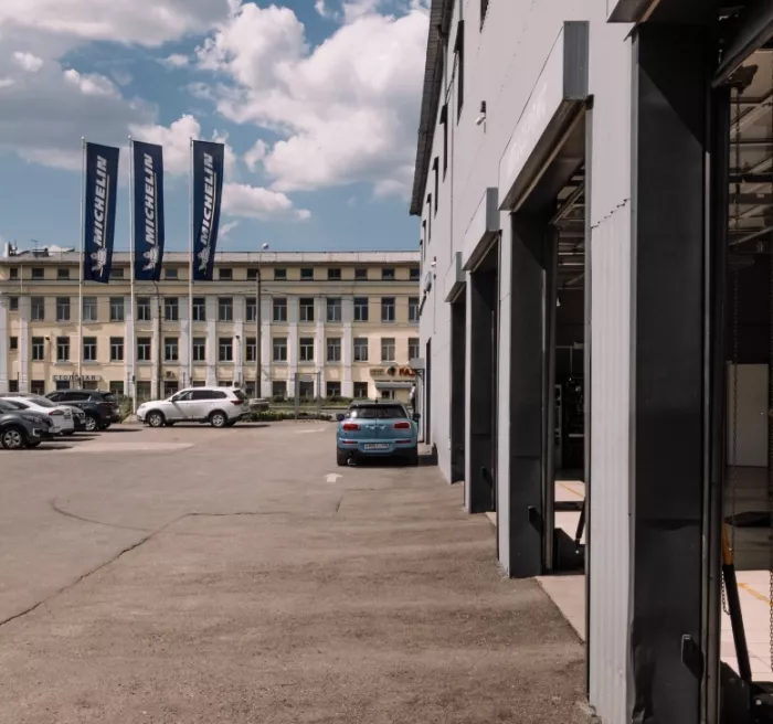 Сервисный и шинный центр "Tyreplus"