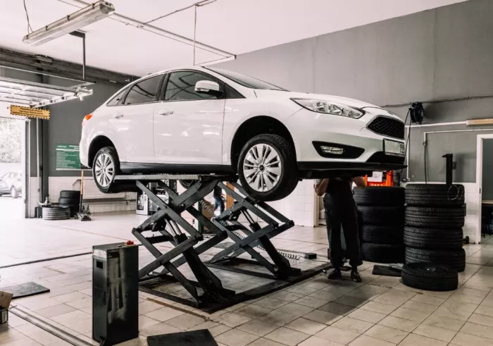 Сервисный и шинный центр "Tyreplus"
