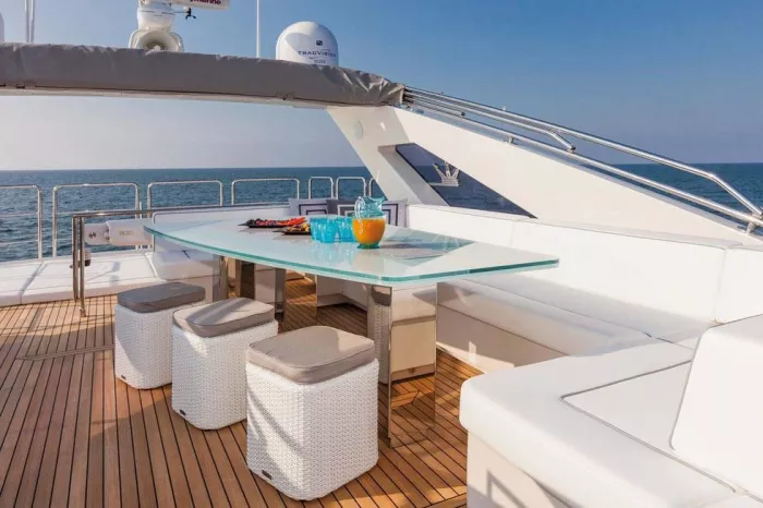 Аренда яхт и катеров "Yachts Calypso".
