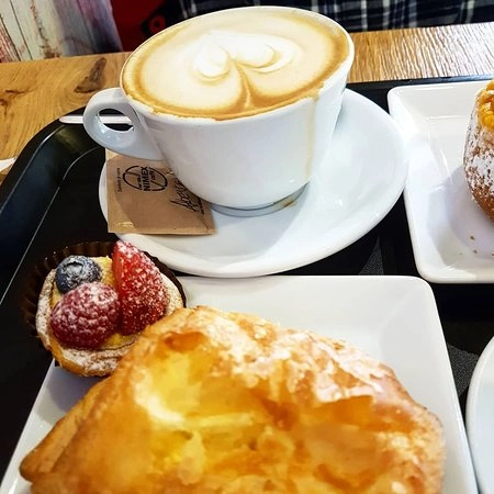Кафе "Dolciamo Pasticceria"