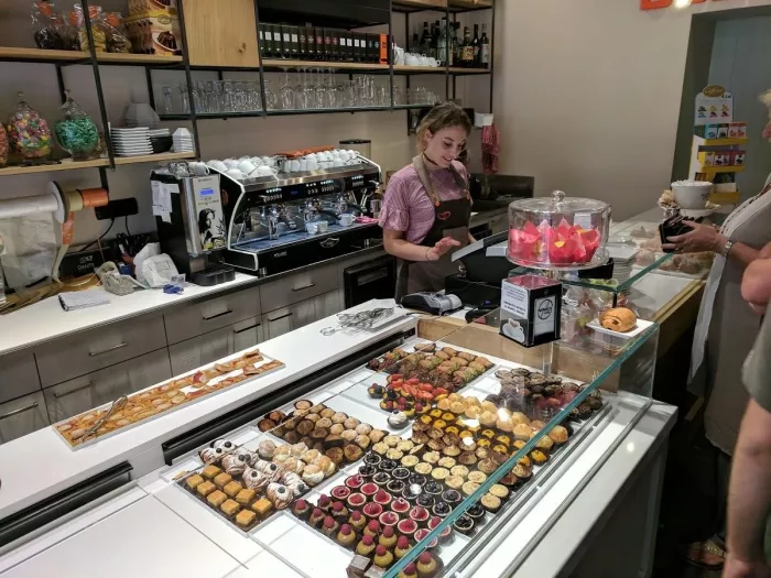 Кафе "Dolciamo Pasticceria"