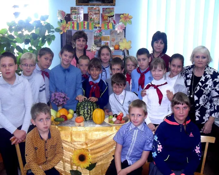 "Детская библиотека имени П. Г. Аматуни".