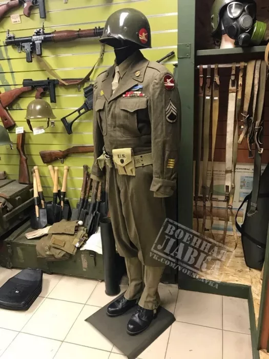 Антикварный магазин "Военная лавка".