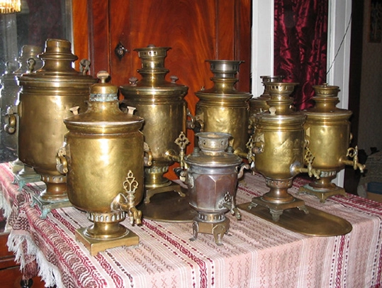 Антикварный магазин "Самовар-на-Дону".
