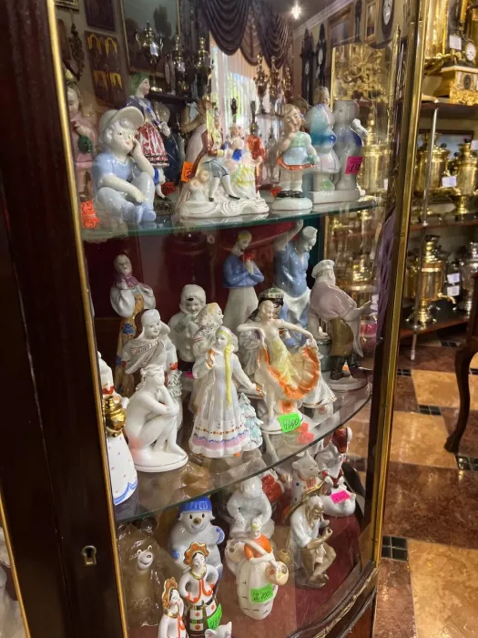 Антикварный магазин "Скупка".