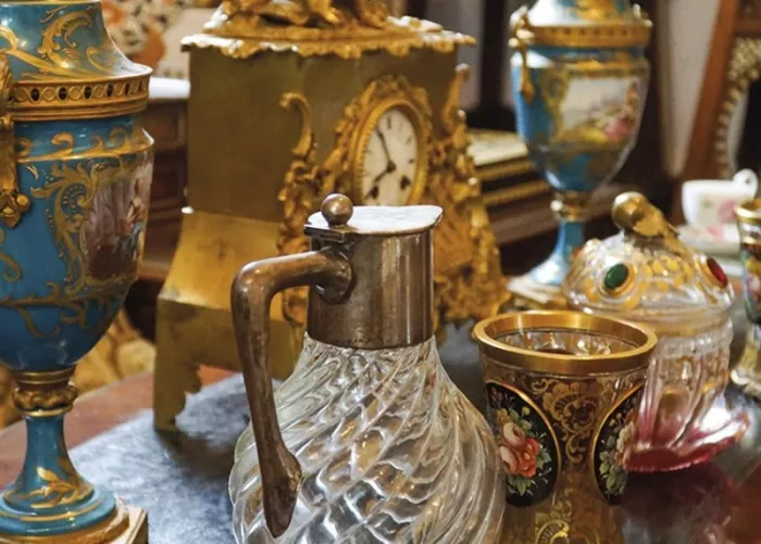 Антикварный магазин "Штучка".