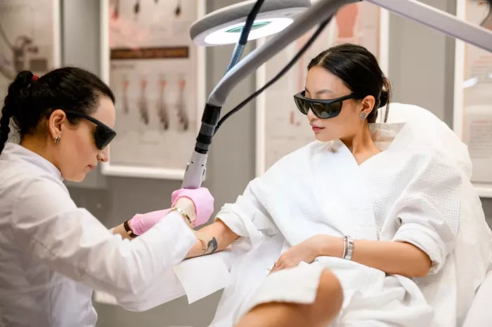 Клиника лазерной эпиляции "Uni Laser".