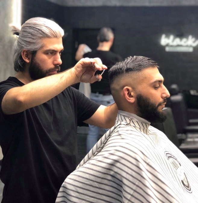 Барбершоп "Black Barber Shop Center".