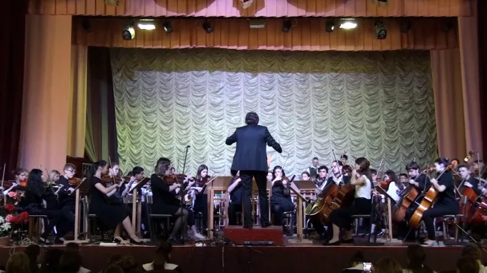 "Ростовский колледж искусств".